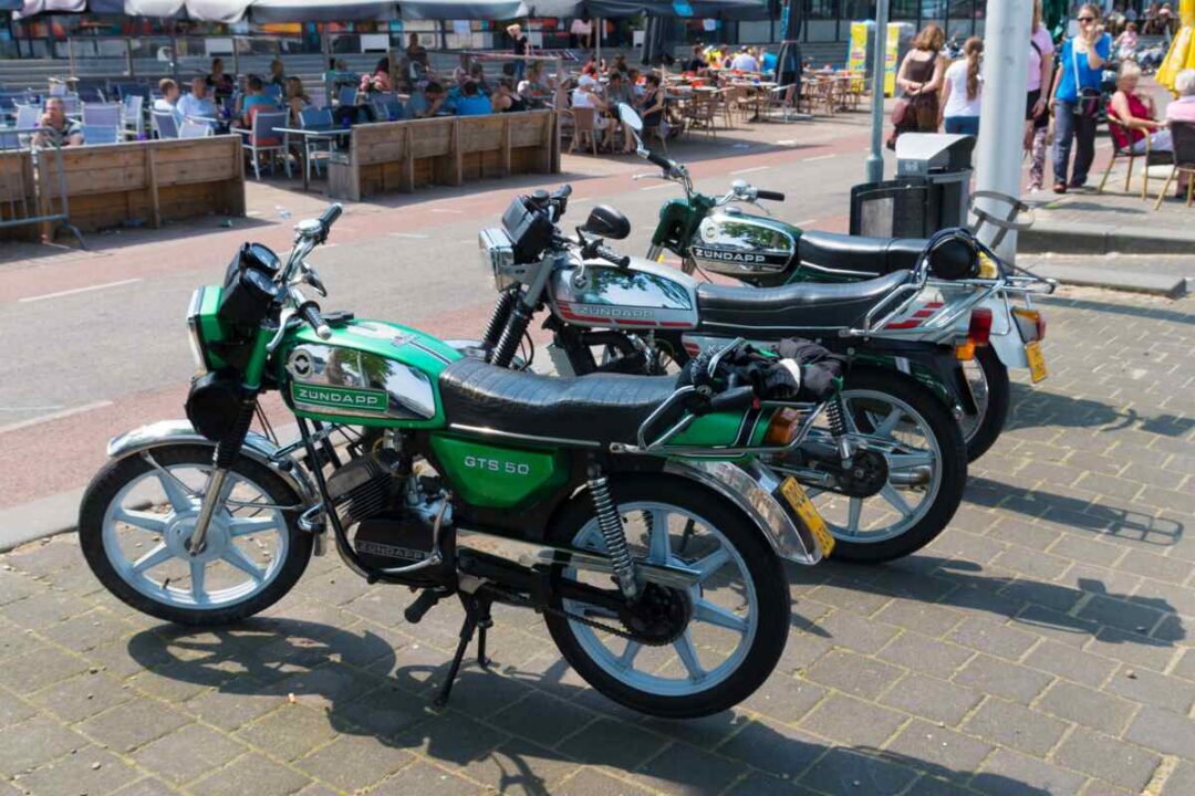 The Best Oil To Use in a Scooter (50cc+ With Chart) Survival Freedom