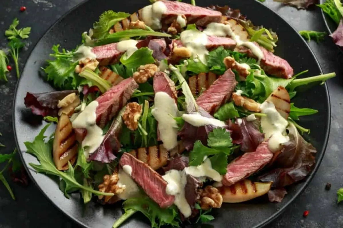 Salad with steak in it