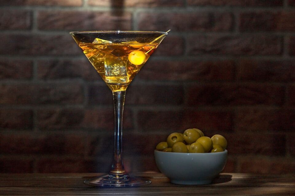 15 Most Suitable Substitutes for Lillet Blanc in a Cocktail Survival